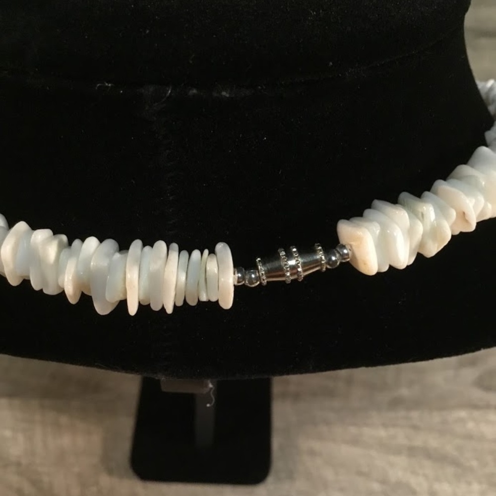 White Sea Shell Necklace - Picture 2 of 2